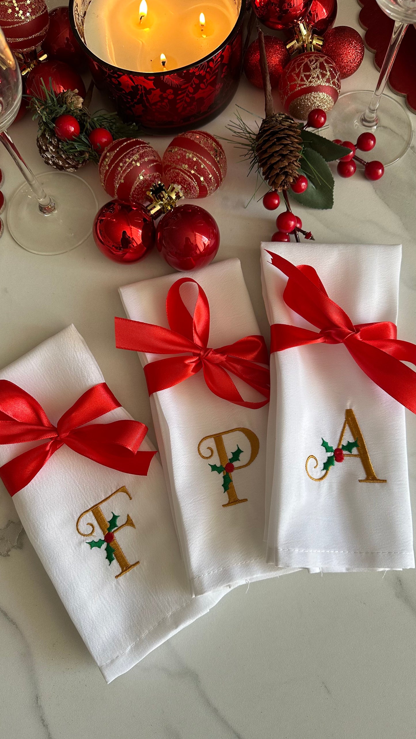 Tovagliolo con monogramma natalizio