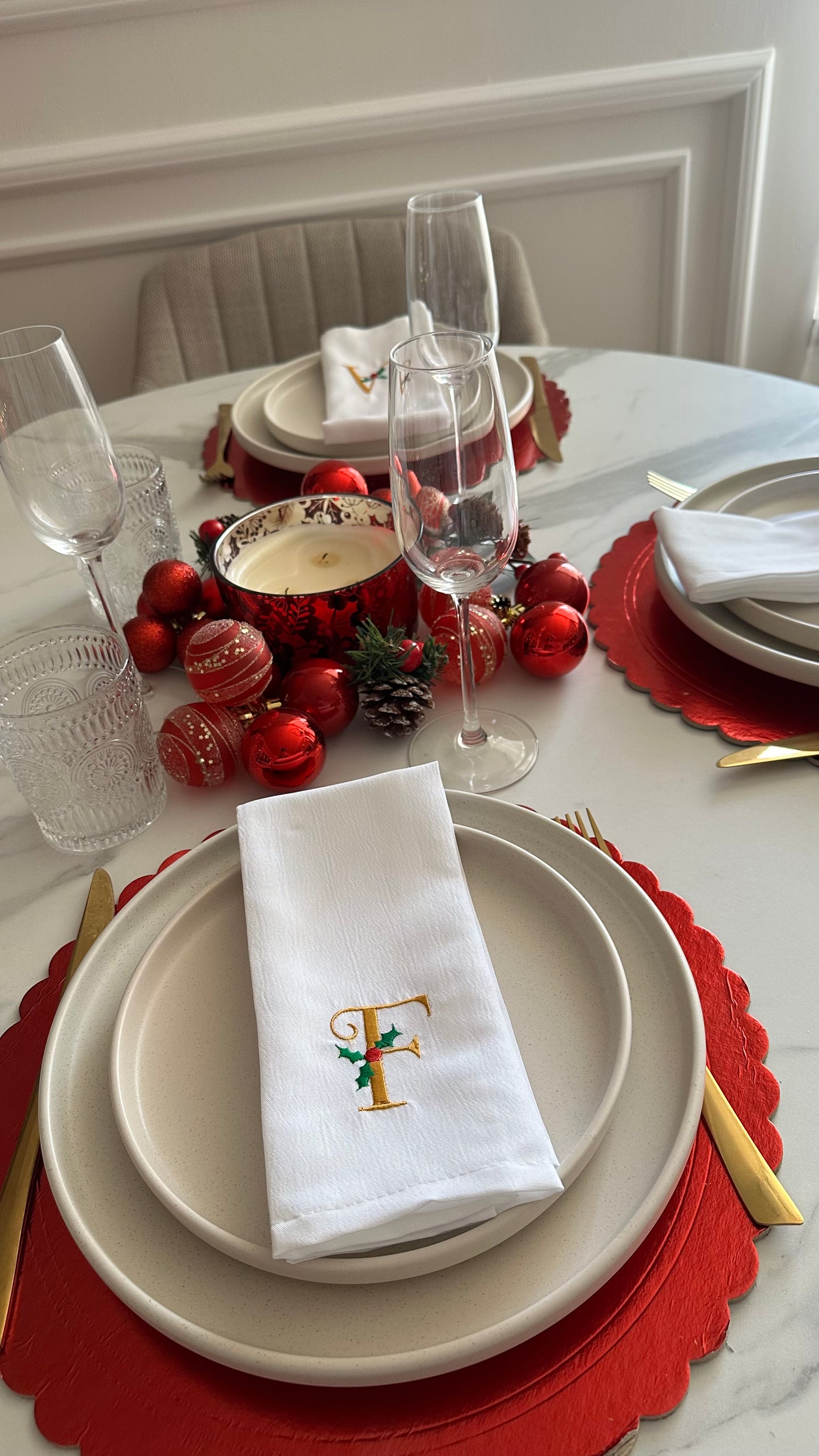 Tovagliolo con monogramma natalizio